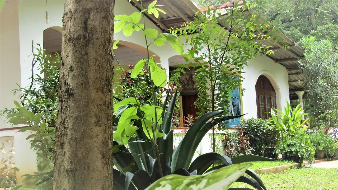 Pura Sanda Villa Inamaluwa 0*,  Sri Lanka