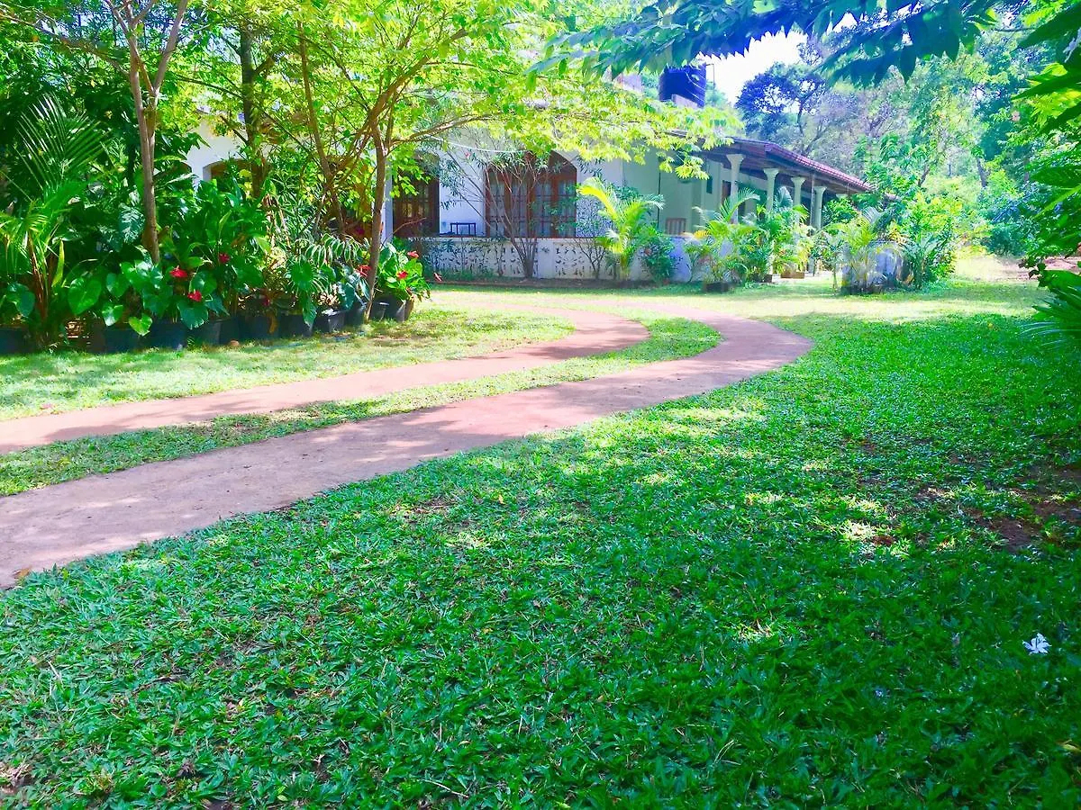 Pura Sanda Villa Inamaluwa 0*,